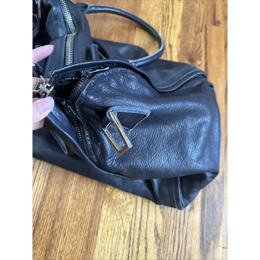 MUSIKA FRERE Handcrafted Leather Duffle Bag